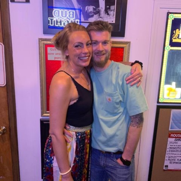 Meet your Posher, Jessica - Picture 1 of 1